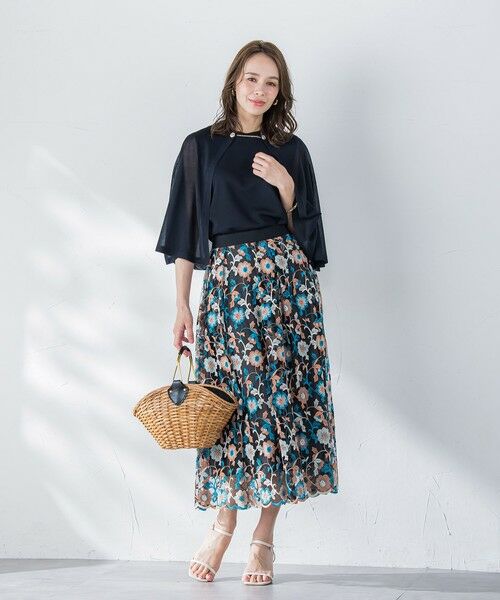 Viaggio Blu / ビアッジョブルー ミニ・ひざ丈スカート | チュールフラワー刺繍スカート | 詳細21