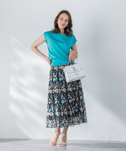 Viaggio Blu / ビアッジョブルー ミニ・ひざ丈スカート | チュールフラワー刺繍スカート | 詳細26