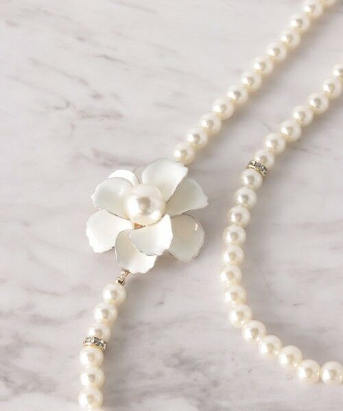Viaggio Blu / ビアッジョブルー ネックレス・ペンダント・チョーカー | フラワーパール調ネックレス | 詳細1