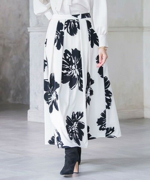 Viaggio Blu / ビアッジョブルー ミニ・ひざ丈スカート | ビッグフラワーフロッキースカート | 詳細1