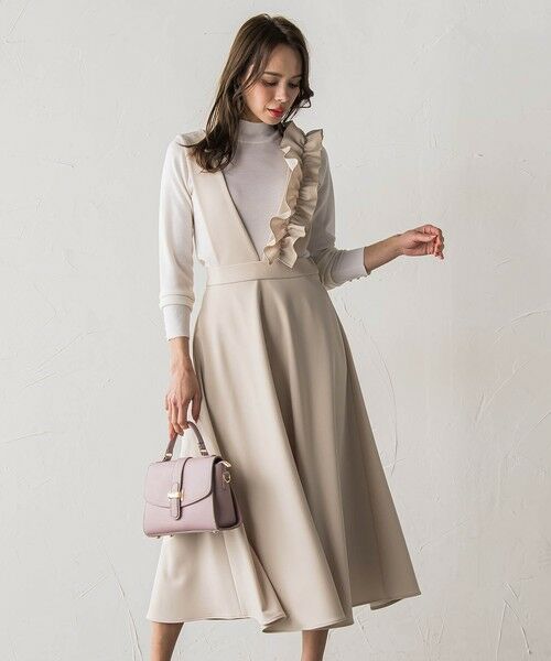 Viaggio Blu / ビアッジョブルー ロング・マキシ丈ワンピース | ダンボールフリルジャンパースカート（ベージュ）