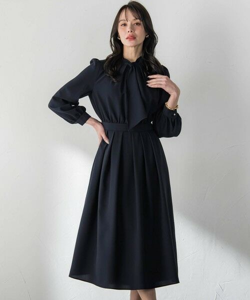 Viaggio Blu / ビアッジョブルー ロング・マキシ丈ワンピース | ボウタイシャンブレーワンピース | 詳細1