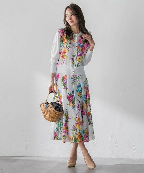 Viaggio Blu / ビアッジョブルー ミニ・ひざ丈スカート | 【追加生産/カタログ掲載】ビッグフラワーブーケスカート | 詳細16