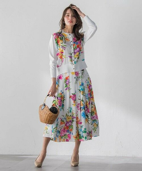 Viaggio Blu / ビアッジョブルー ミニ・ひざ丈スカート | 【追加生産/カタログ掲載】ビッグフラワーブーケスカート | 詳細17