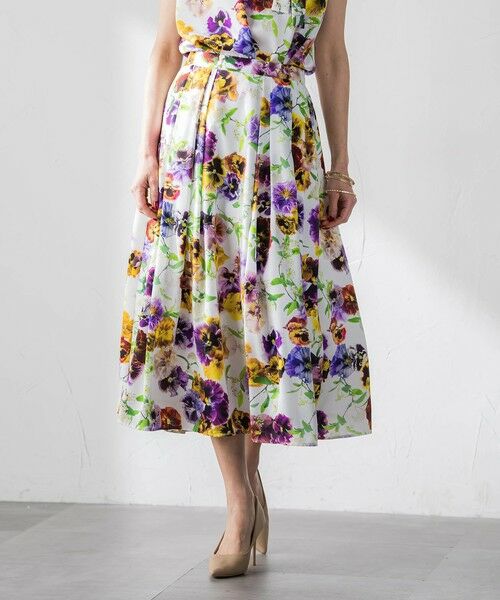 Viaggio Blu / ビアッジョブルー ミニ・ひざ丈スカート | 【KEITA KAWASAKI × Viaggio Bluコラボ】パンジープリントスカート | 詳細1