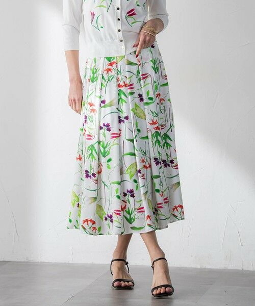 Viaggio Blu / ビアッジョブルー ミニ・ひざ丈スカート | 【KEITA KAWASAKI × Viaggio Bluコラボ】リリープリントスカート（ホワイト）