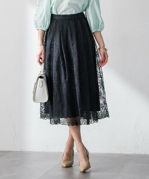 Viaggio Blu / ビアッジョブルー ミニ・ひざ丈スカート | ジプソフィラ刺繍チュールスカート（ネイビー）