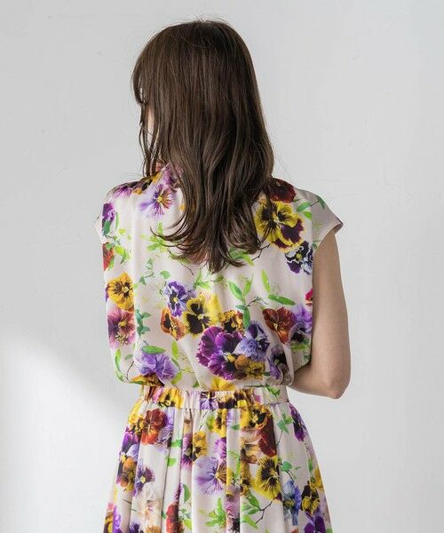 Viaggio Blu / ビアッジョブルー シャツ・ブラウス | 【KEITA KAWASAKI × Viaggio Bluコラボ】パンジープリントブラウス | 詳細19