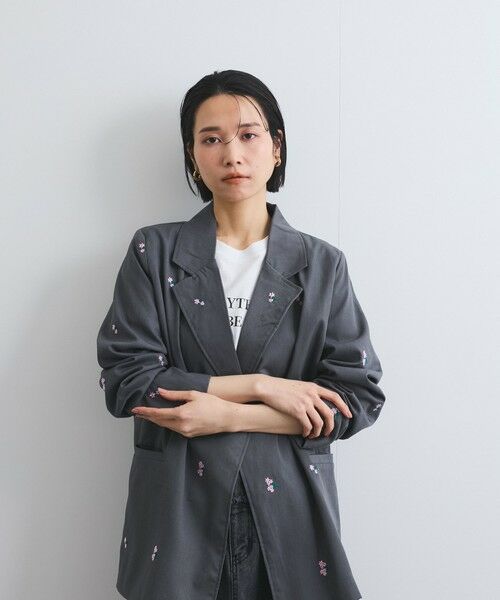 VICKY/ビッキー ツイルフラワー刺繍ジャケット≪手洗い可能≫ ライトグレー M VICKY/ビッキー ツイルフラワー刺繍ジャケット≪手洗い可能≫ ライトグレー M