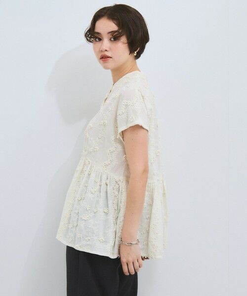 VICKY / ビッキー シャツ・ブラウス | 3D刺繍バンドカラーブラウス≪手洗い可能≫ | 詳細4