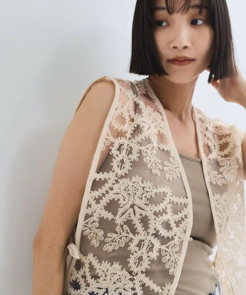 VICKY / ビッキー ダウンジャケット・ベスト | チュールシシュウスカラップベスト≪手洗い可能≫ | 詳細4