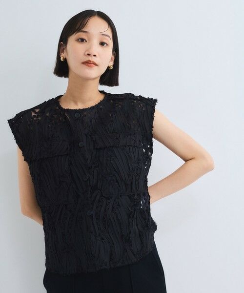 VICKY / ビッキー ダウンジャケット・ベスト | 刺繍チュールレースノーカラーベスト | 詳細1