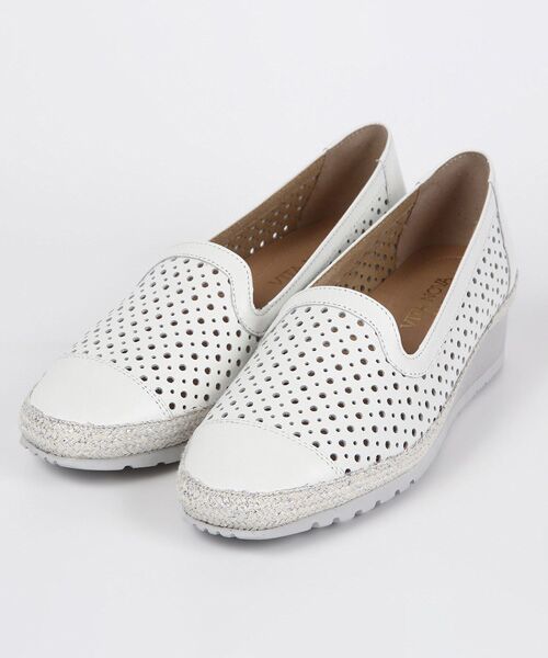 VITA NOVA / ヴィタノーヴァ フラットシューズ | パンチングスリッポン（ホワイト）
