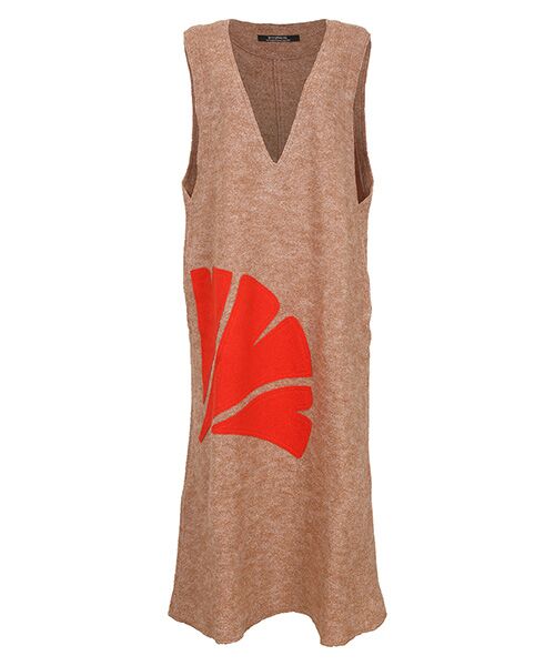 YACCOMARICARD/ヤッコマリカルド 圧縮ニット銀杏モチーフアップリケ V襟ジャンパースカート シロクリメランジ×カラクレナイ サイズN