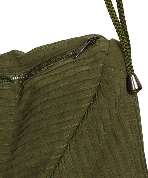 YACCOMARICARD / ヤッコマリカルド ショルダーバッグ | 起毛ポリナイロンキルト総ピン結び肩紐正方形bag | 詳細1