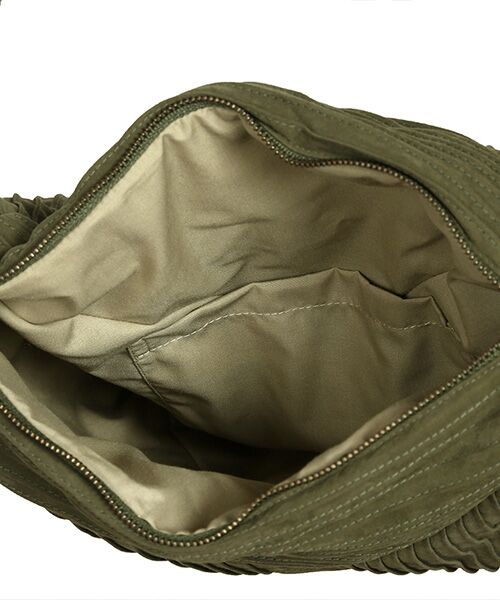 YACCOMARICARD / ヤッコマリカルド ショルダーバッグ | 起毛ポリナイロンキルト総ピン結び肩紐正方形bag | 詳細2