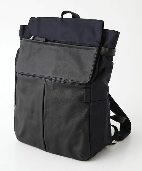 Y'SACCS / イザック リュック・バックパック | レザーコンビナイロンシリーズ リュックサック Mサイズ（ネイビー）