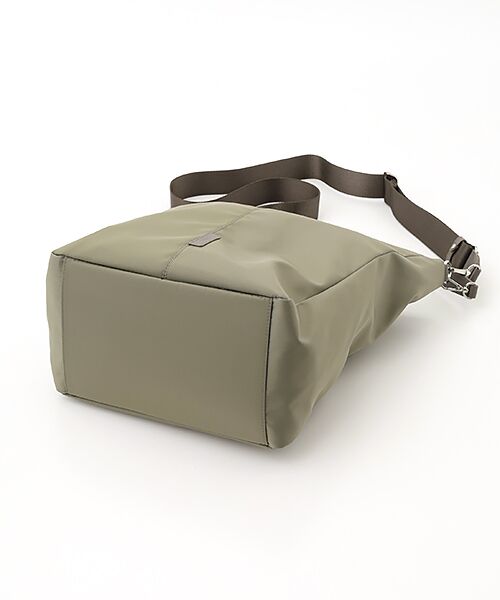 Y'SACCS / イザック ショルダーバッグ | ツイルナイロン　カーブショルダー　Mサイズ | 詳細6