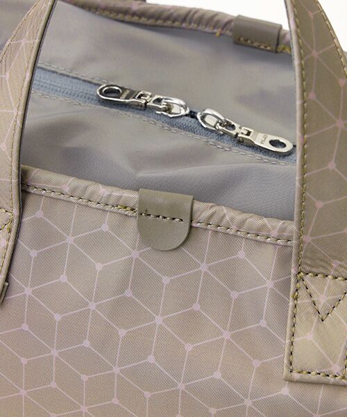 Y'SACCS / イザック ショルダーバッグ | キュービック×ポイントドット　2WAYトート＆ショルダー　Mサイズ | 詳細9