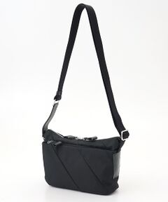 Y'SACCS / イザック ショルダーバッグ | ストリームラインポシェット