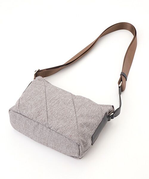 Y'SACCS / イザック ショルダーバッグ | ストリームラインポシェット | 詳細5