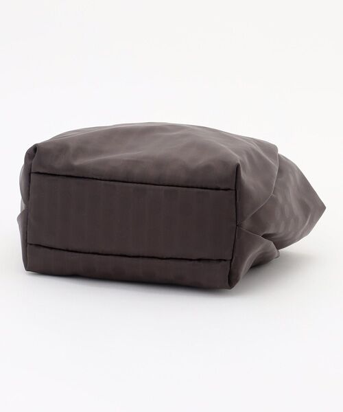 Y'SACCS / イザック ボストンバッグ | 【大人のおしゃれ手帖11月号掲載】市川実和子×Y'SACCS　ドットミニボストン | 詳細15