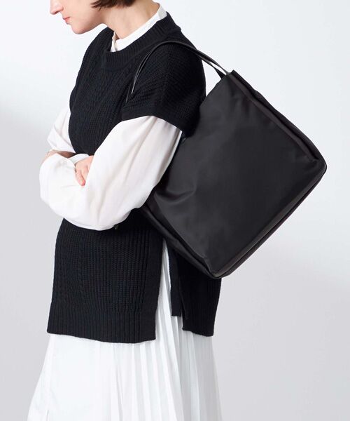 Y'SACCS / イザック トートバッグ | 【大人のおしゃれ手帖11月号掲載】市川実和子×Y'SACCS　ナイロンすっきりトート | 詳細1