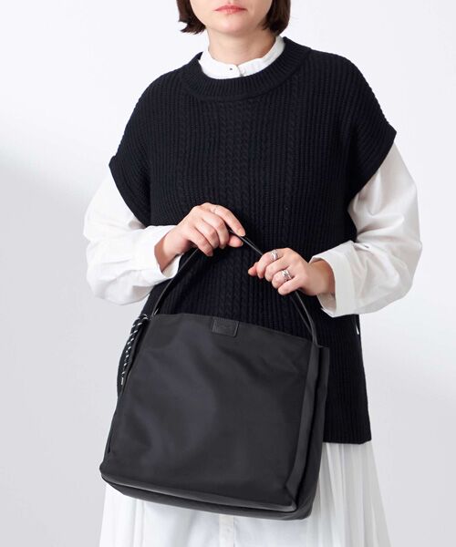 Y'SACCS / イザック トートバッグ | 【大人のおしゃれ手帖11月号掲載】市川実和子×Y'SACCS　ナイロンすっきりトート | 詳細2