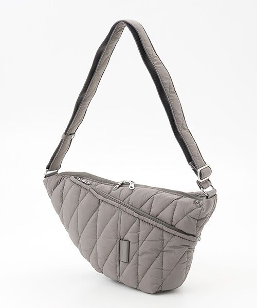 Y'SACCS/イザック バイアスキルトショルダー グレージュ FREE Y'SACCS/イザック バイアスキルトショルダー グレージュ FREE