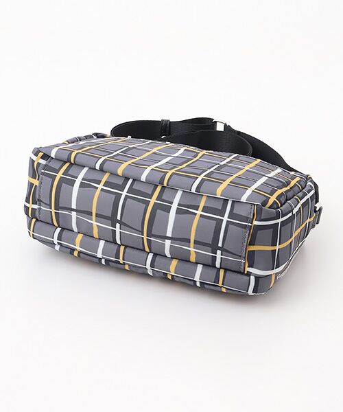Y'SACCS / イザック ショルダーバッグ | ドローイングチェック撥水ショルダーバッグ | 詳細4