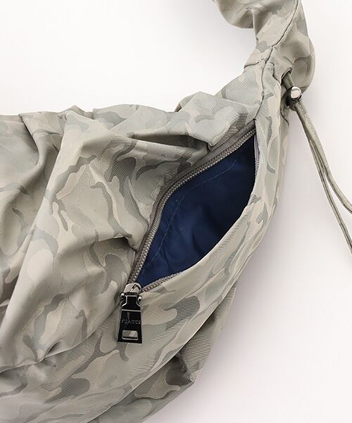 Y'SACCS / イザック ショルダーバッグ | 迷彩ジャカードシャーリングショルダーバッグ | 詳細6