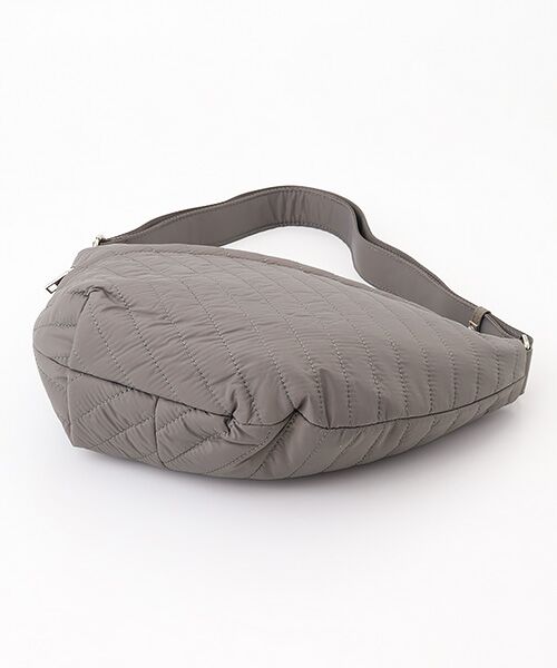 Y'SACCS / イザック メッセンジャーバッグ・ウエストポーチ | 撥水ナイロンキルティングボディバッグ | 詳細4