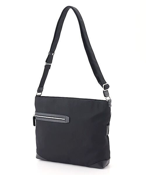 Y'SACCS / イザック ショルダーバッグ | アシメファスナーポケットショルダー（ブラック）