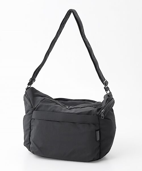 Y'SACCS / イザック ショルダーバッグ | リップストップナイロンショルダー（ブラック）