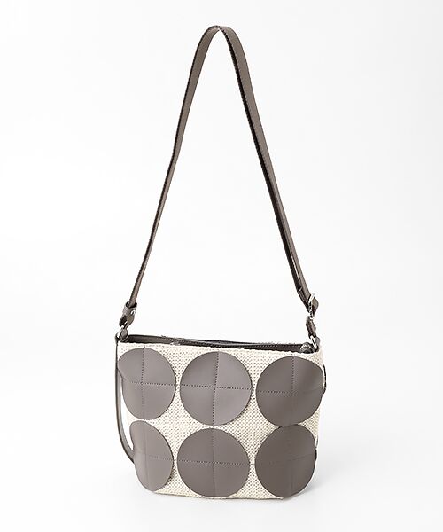 Y'SACCS / イザック ショルダーバッグ | サークルパッチショルダーバッグ（アイボリー）